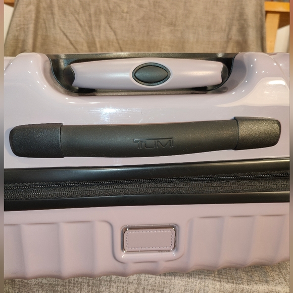 [NWT] Tumi 19 Degree Continental Expandable Carry-On Polycarbonate ($795 Retail) - Picture 5 of 16